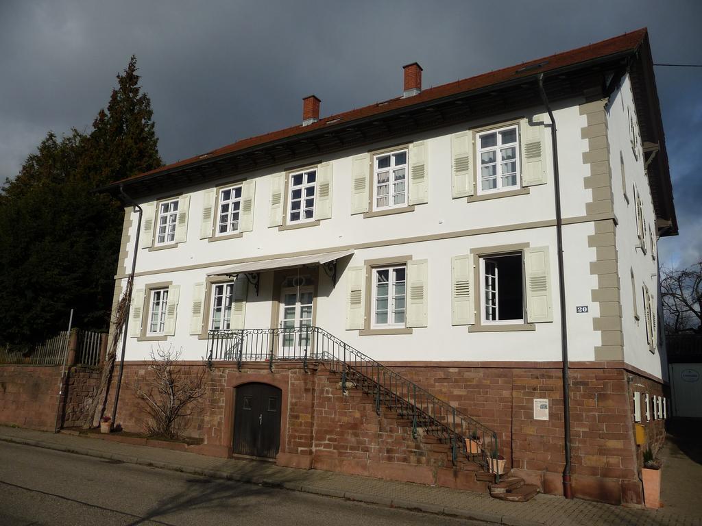 Alte Apotheke Bed & Breakfast Karlsbad Exterior foto